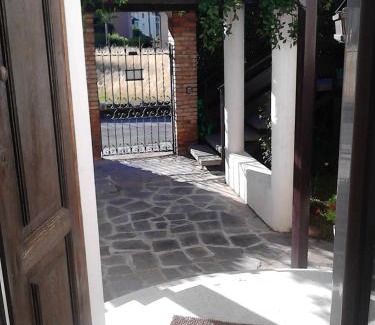 Abbadia Lariana Bed & Breakfast | B&B Le Colombine
