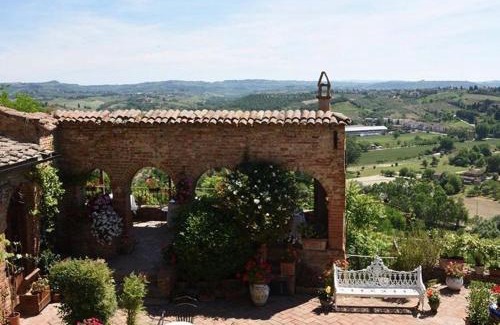 Certaldo Alto Bed & Breakfast | B&B Osteria Del Vicario