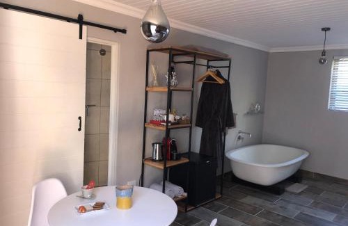 Drakenstein Bed & Breakfast | B&B Sauvignon Country Lodge