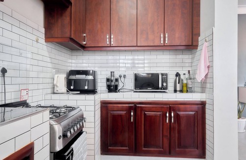 Kireka Bed & Breakfast | B&S Luxe Living