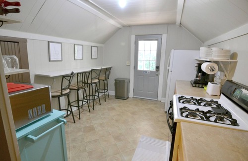 Bloomington Apartment | B-town Treetops