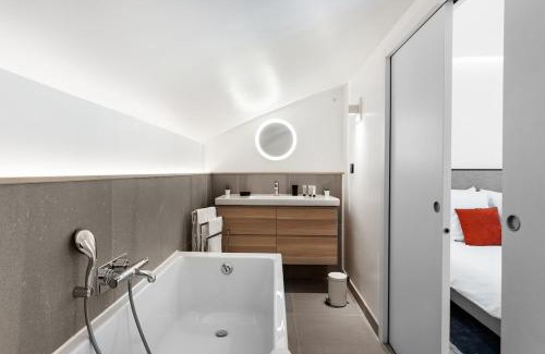 15th Arrondissement Apartment | B4 Loft Duplex 175Blo-Paris Convention