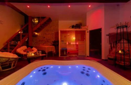 Etigny Apartment | Ba'Cam Spa - Romance, Spa, Jacuzzi & Sauna