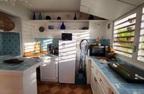 Nettle Bay Apartment | Bamboo on the beach