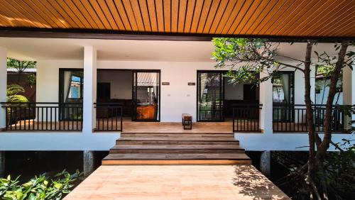 Ko Chang House | Baan Rim Nam