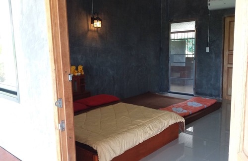 Ban Thi House | Baan Saun Homestay by Lamyai Khunmae