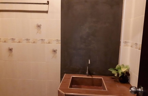 Amphawa Hotel | Baansuankamnun Montree