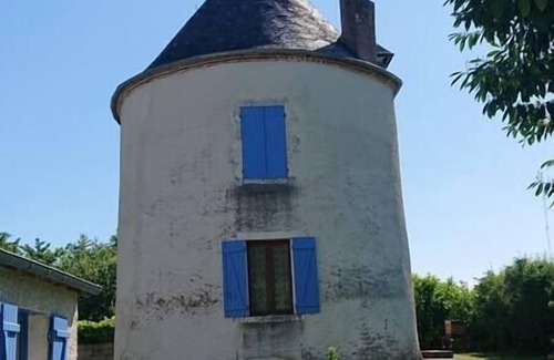 Allouis House | Bablou Tower - unusual