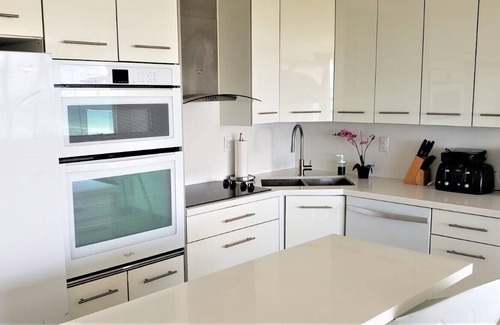 Mid Beach Apartment | Bachelorette Paradise 3 Bedroom Oceanfront Apartment - 802