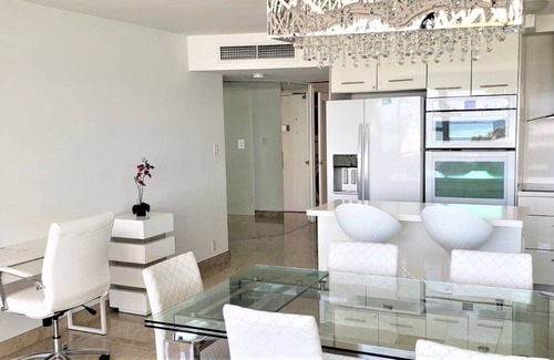 Mid Beach Apartment | Bachelorette Paradise 3 Bedroom Oceanfront Apartment - 802