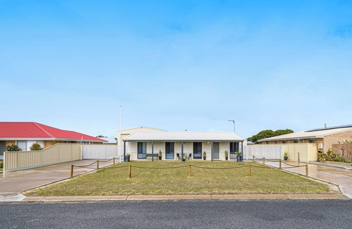 Lancelin House | Back Beach In - Coastal Comfort at its best.