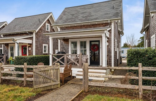 Seabrook House | Back Home, bring your pup along and enjoy the orchard cabin!