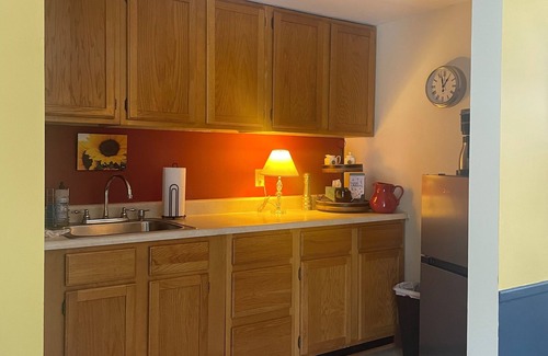 St. Albans Historic District Bed & Breakfast | Back Inn Time Bed & Breakfast