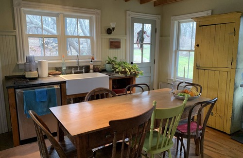 Block Island House | Back to nature, an Island artist’s cottage.