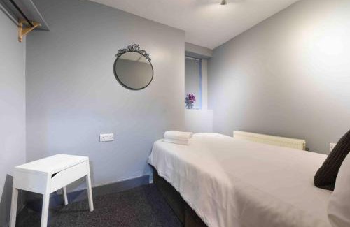 Northern Quarter Apartment | Back Turner Townhouse