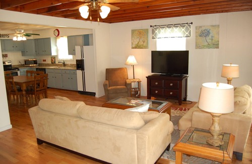 Baxter House | Back Your Boat Into Center Hill Lake From Our Home! Swim, Fish, Hunt, Relax!