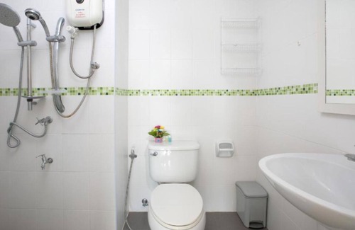 Ban Bo Han Hostel | Backpacker Street Airport Place
