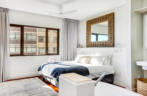 Sea Point Apartment | Backup Powered Sea View Apartment on the Promenade