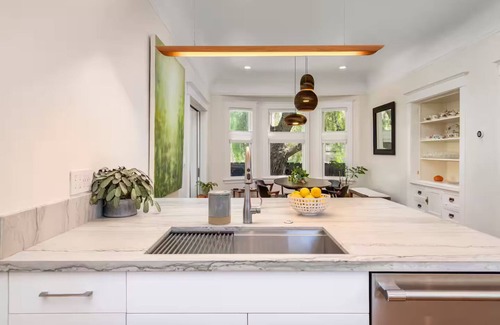 Centennial House | Backyard Bliss! 4-BR Stay w/Hot Tub, Redwood City