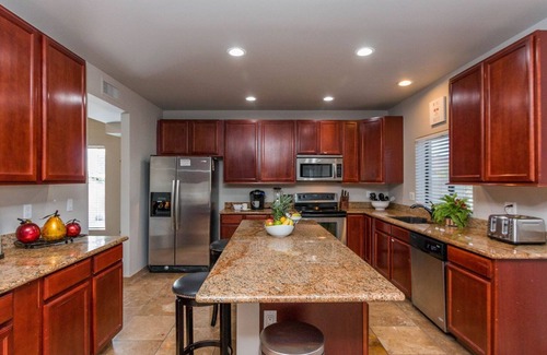 Brandywine Estates Villa | Backyard Playground! Golf Sport Court & Hot Tub!