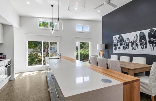 Tomakin House | Bada Bliss - walk to the beach