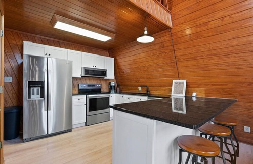 New London Cabin | Badin Lake retreat-nestled in a cove, close to Uwharrie National Forest.