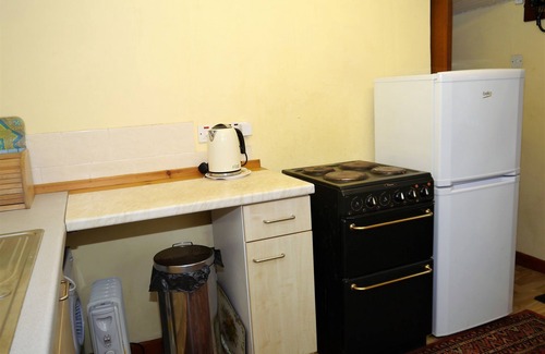 Drumchork Cottage | Badluarach Sea View - a cottage that sleeps 5 guests in 3 bedrooms