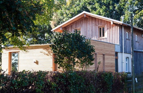 Tirpersdorf House | Bahnwärterhaus Droßdorf - vacation home, shower, WC, 3 bedrooms