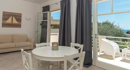 Mattinata Hotel | Baia Delle Zagare - Handwritten Collection