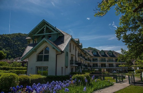 Duingt Apartment | BAIE DES VOILES - #208 DUPLEX vue lac et Chateau.
