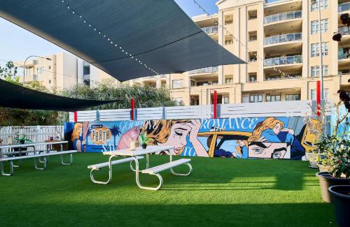 East Perth Hotel | Baileys Parkside Motel by VetroBlu