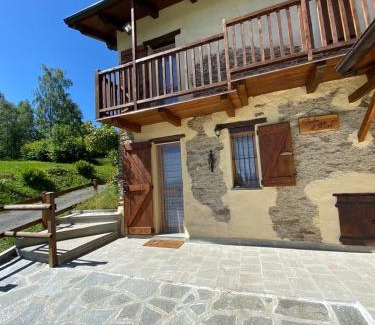 Frassino Ski Chalet | BAITA D PINOT Nature, Trekking and Rustic Comfort