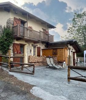 Frassino Ski Chalet | BAITA D PINOT Nature, Trekking and Rustic Comfort