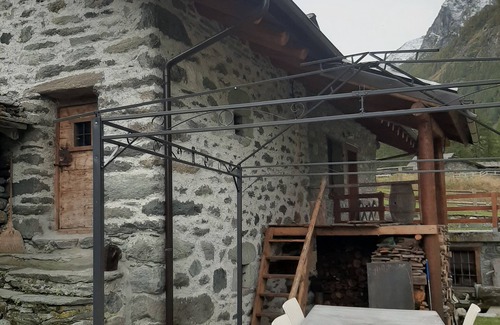 Fenis Cabin | Baita di Montagna per gli Amanti Della Natura e Della Tranquillità