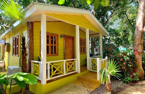 West End Cottage | Bak A Yaad Eye Catching Cottage