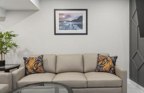 Whitchurch-Stouffville Apartment | Baker Hill Executive Suite 2 Br Basement Apartment with Full Kitchen and Bath