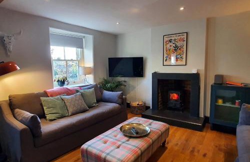 Bonsall House | Bakers Yard Cottage, Bonsall, Peak District