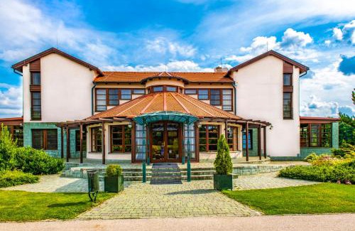 Zirc Resort | Bakony Resort - a Felnőttbarát Hotel - Szarvaskút Vendégpark
