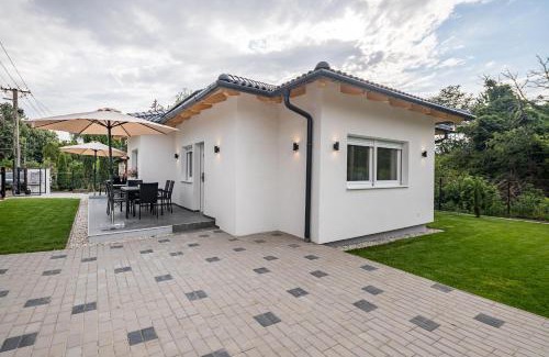 Siofok-Szabadifurdo Apartment | Balatonic Grape apartmanház