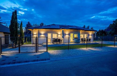 Siofok-Szabadifurdo Apartment | Balatonic Grape apartmanház