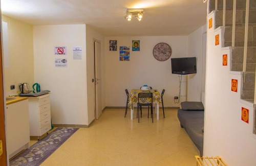 Vasto Apartment | BalconcinoParma33