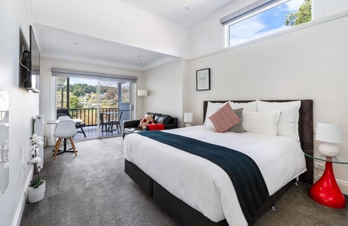 Daylesford Hotel | Balconies Lakeside
