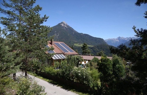 Imst Apartment | *Balcony apartment with alpine panorama: Inntal, Ötztal, Pitztal. 4-6 persons