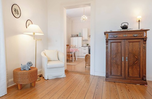Eutin Apartment | Balcony apartment with communal garden in the Villa Eck in Eutin