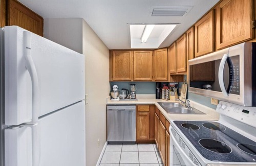 Glendale Apartment | Balcony | Near Glendale Community College