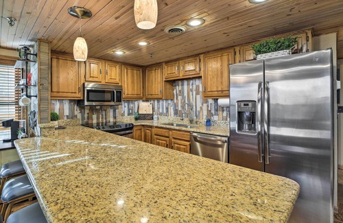 Afton Condo | Balcony w/Hot Tub: Monkey Island Vacation Rental!