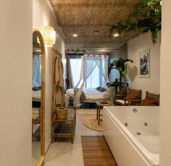 Lagnieu Apartment | Bali Serenity Balnéo et lit rond