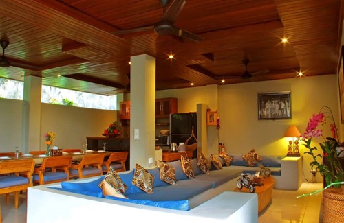 Kutuh Kaja Villa | Bali style villa 5 minutes from ubud center!