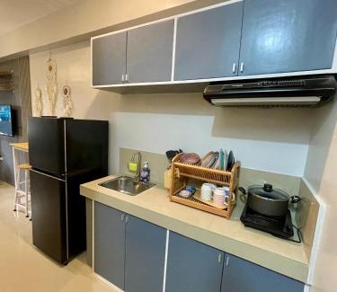 Project 8 Apartment | Bali Theme Near SM North Trinoma LRT Roosevelt Netflix Fast Internet