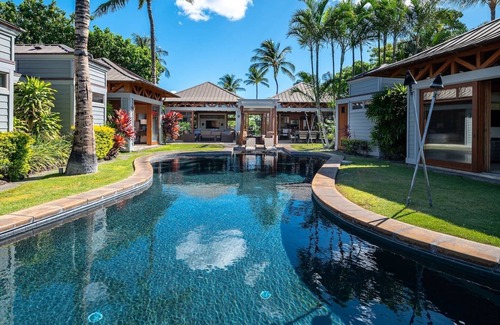 Kamuela House | Balinese-style home in Pauoa Beach Hawaii
